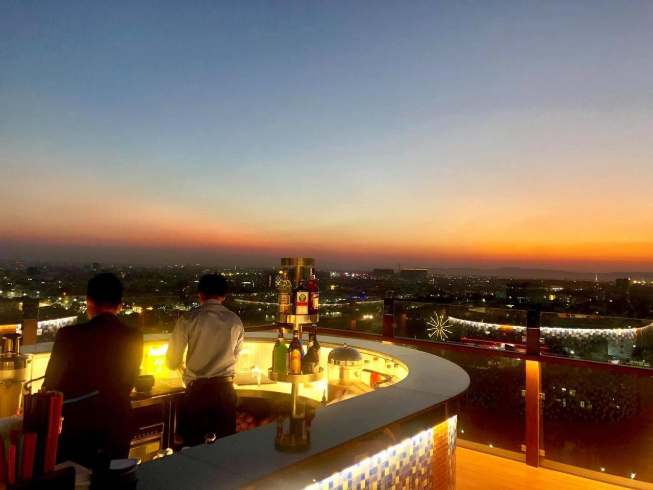 Ritz Grand Hotel מנדלאי מראה חיצוני תמונה