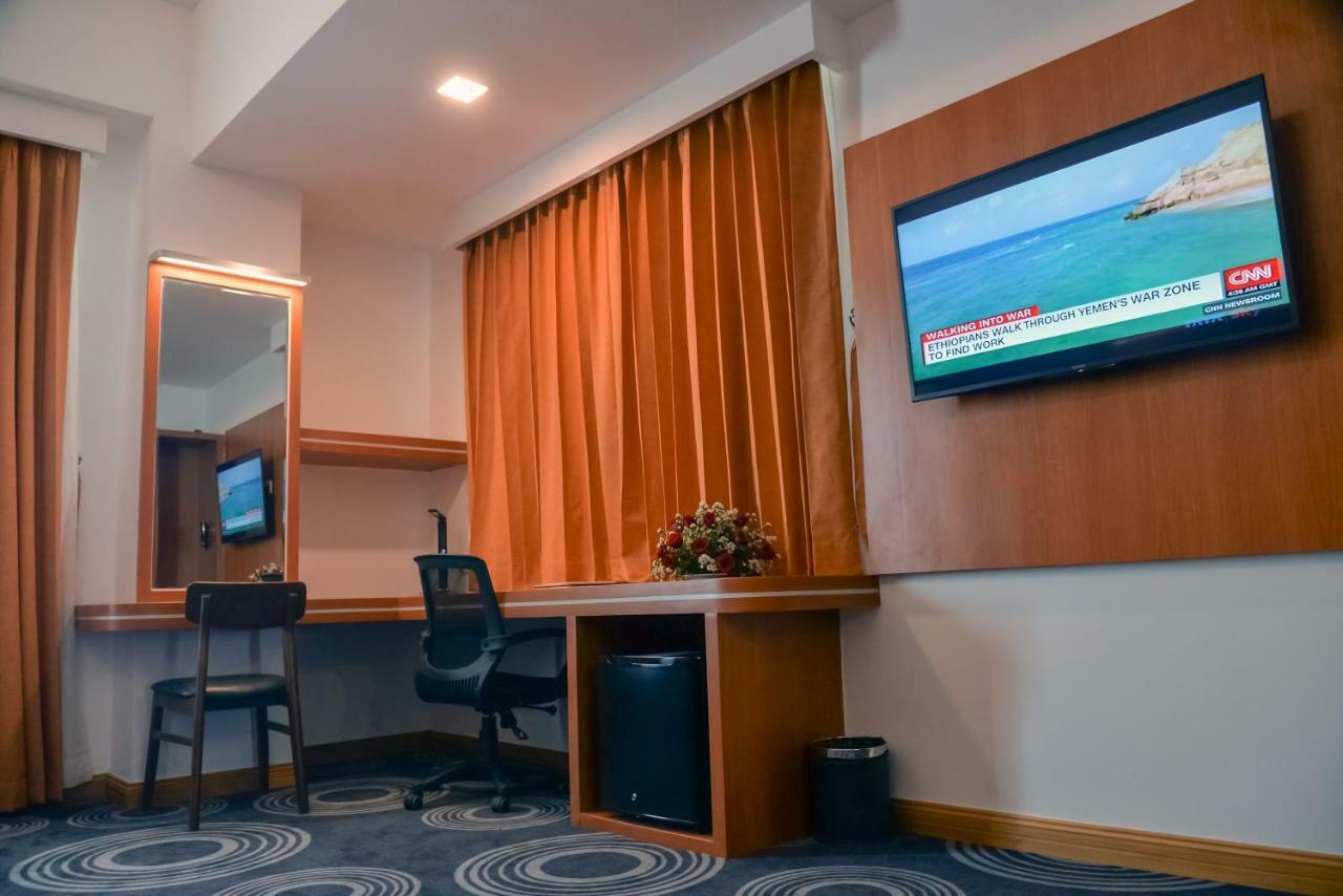 Ritz Grand Hotel מנדלאי מראה חיצוני תמונה