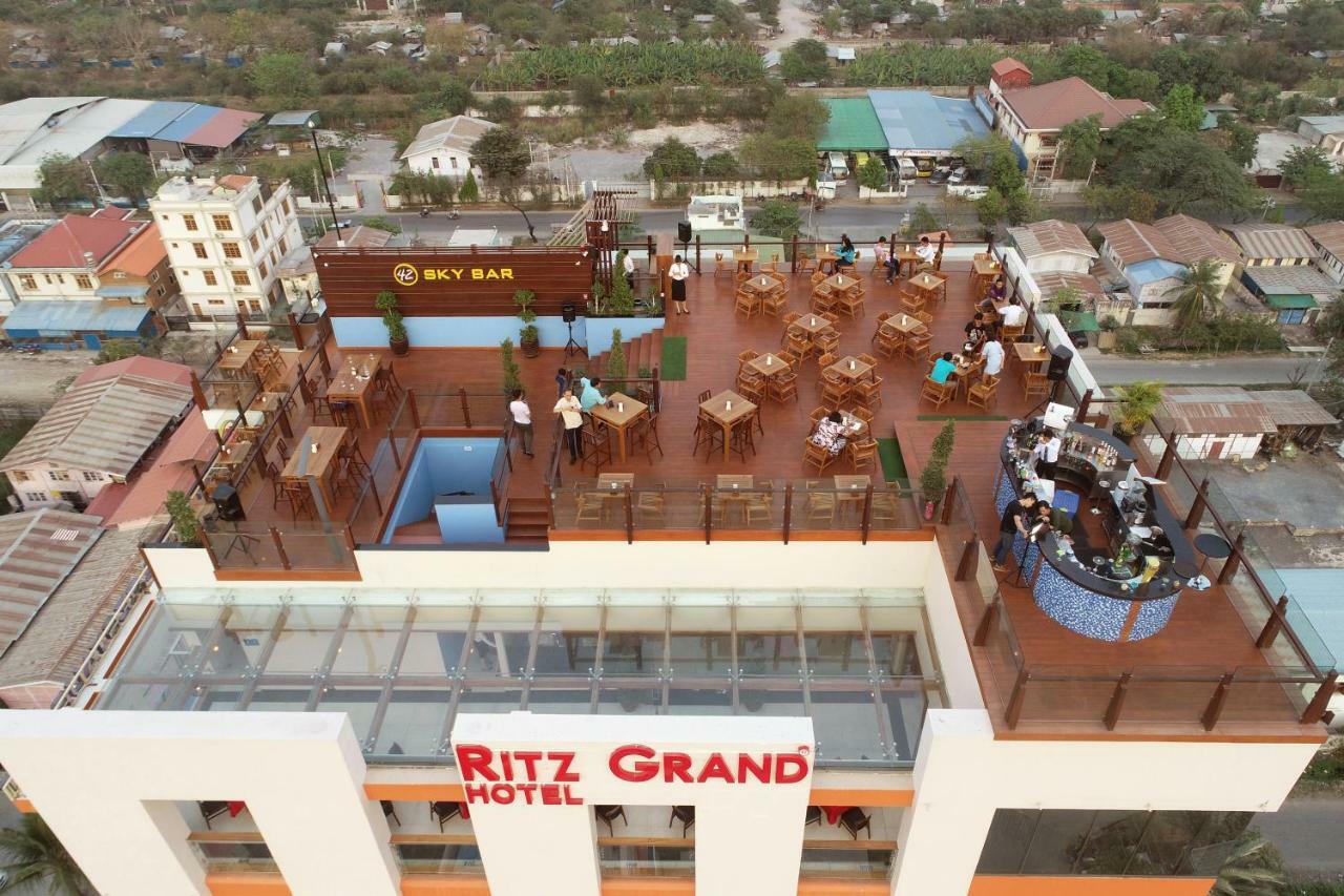 Ritz Grand Hotel מנדלאי מראה חיצוני תמונה